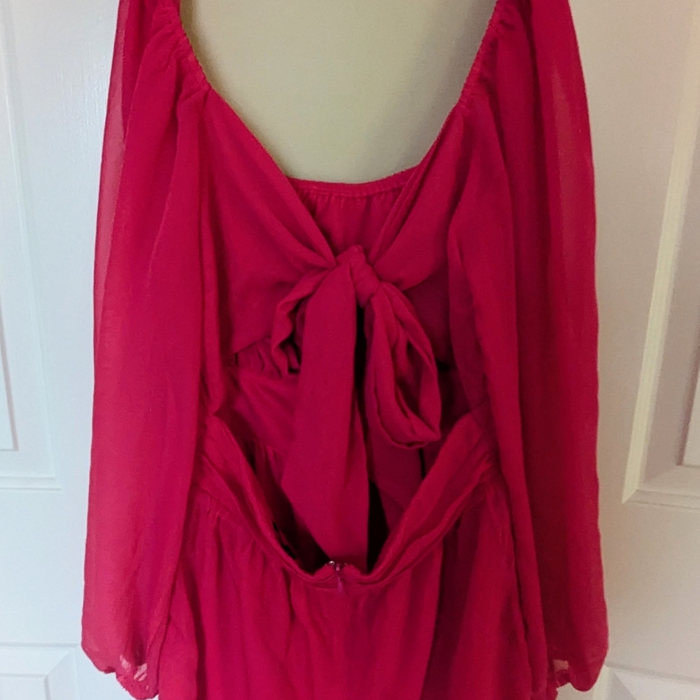 LuLus Romper * Never Worn * Out of stock - Picture 3 of 6